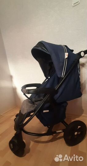 Коляска прогулочная