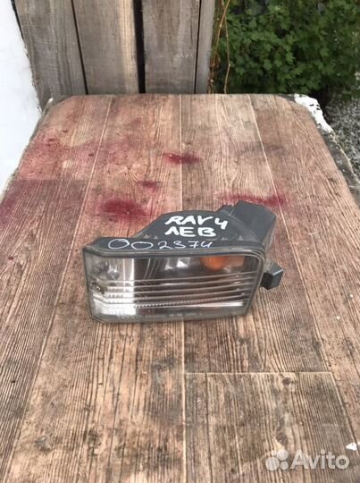 Указатель поворота левый Toyota Rav-4 2000-2003