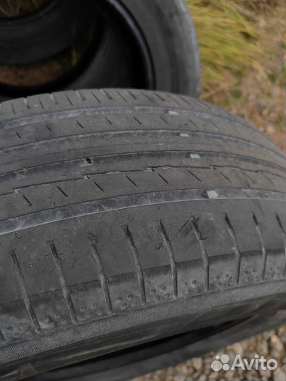 Yokohama BluEarth AE50 SUV 215/65 R17 99V