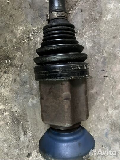 Привод передний правый VW Tiguan 2.0 АКПП 08-16