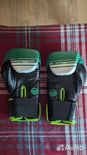 Боксерские перчатки 12 oz