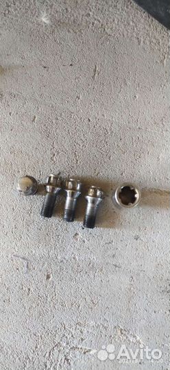 Болты-секретки