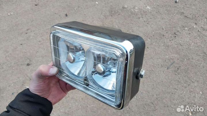 Фара для мотоцикла прямоугольная классическая