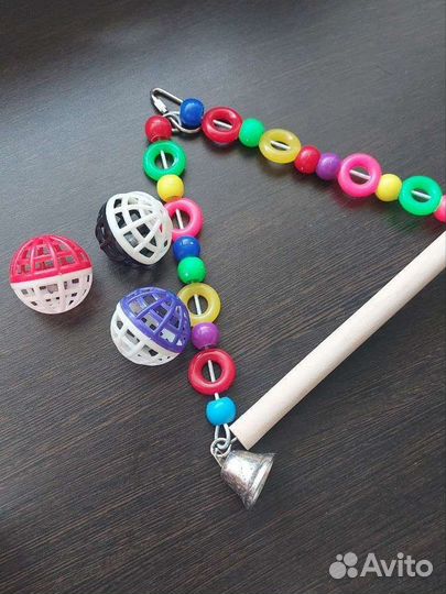 Качели для попугаев с игрушками в подарок