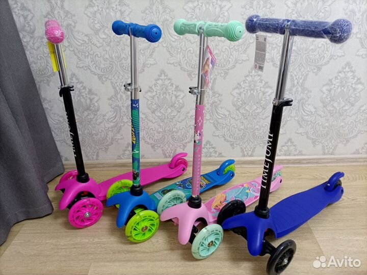 Самокаты новые,со светящимися колесами
