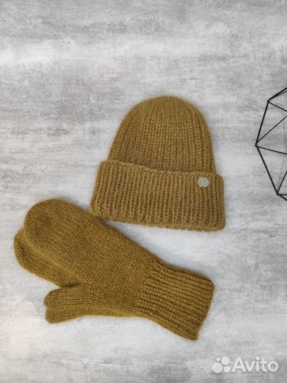 Шапка и варежки