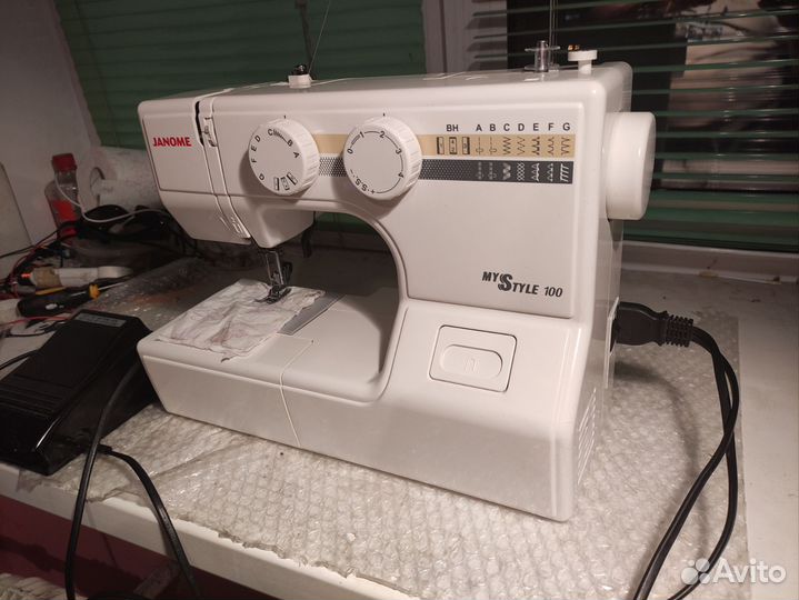 Швейная машина Janome