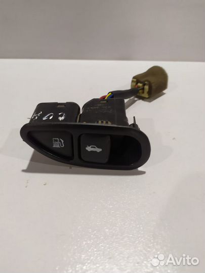 Кнопки бензобака и багажника Hyundai Sonata 5