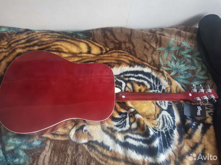 Акустическая гитара stagg леворукая