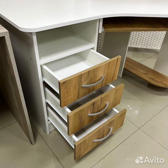 Компьютерный стол «Грета-7»