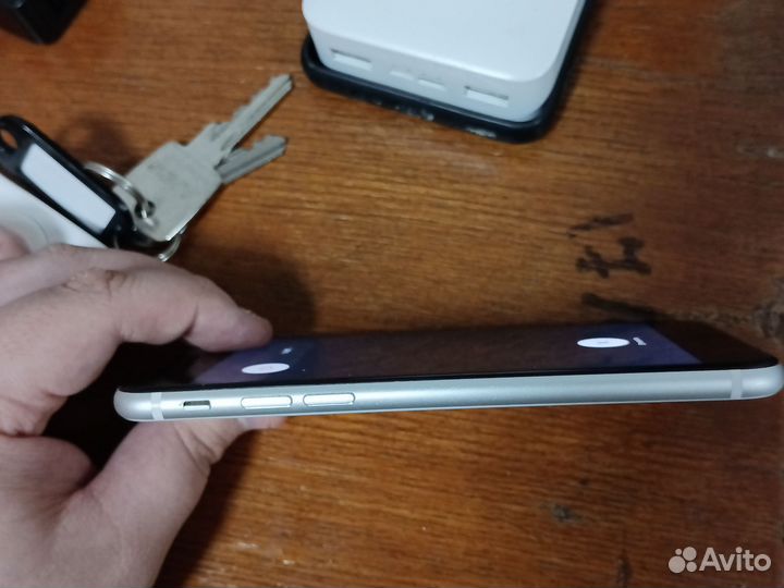iPhone SE (2020), 64 ГБ