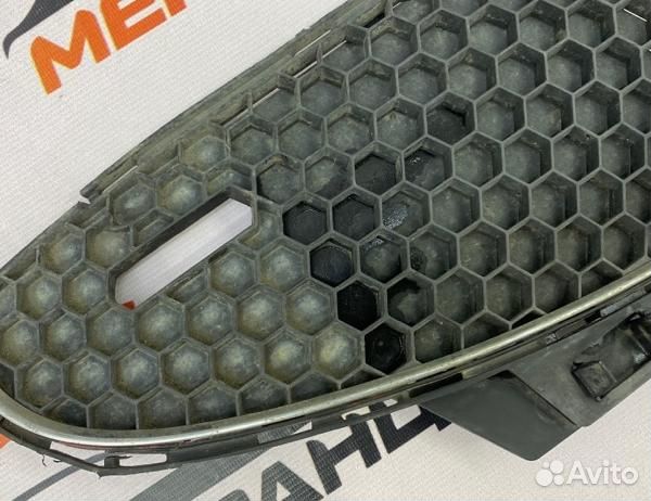 Решетка в бампер передняя Peugeot 206 хэтчбек TU3A