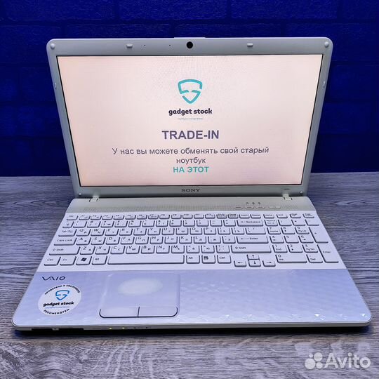 Ноутбук Sony vaio PCG-71812V Белый