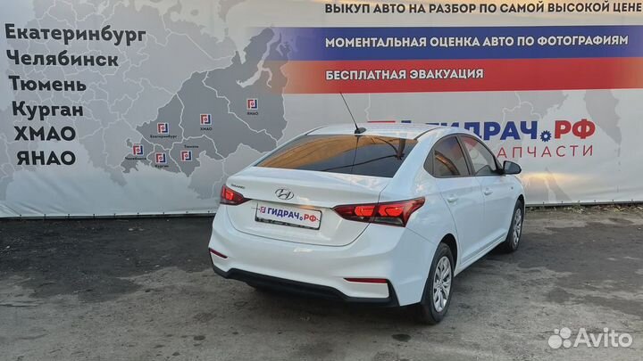 Стекло двери передней правой Hyundai Solaris 82420-H5010