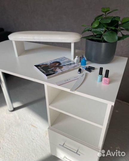 Маникюрный стол складной, доставка в подарок