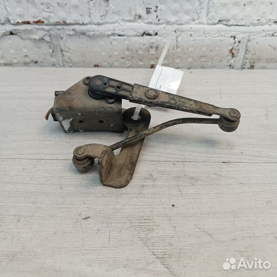 Датчик положения кузова Mercedes S W221