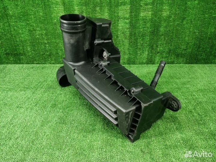 Корпус воздушного фильтра Audi Q3 8U