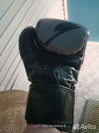 Боксерские перчатки