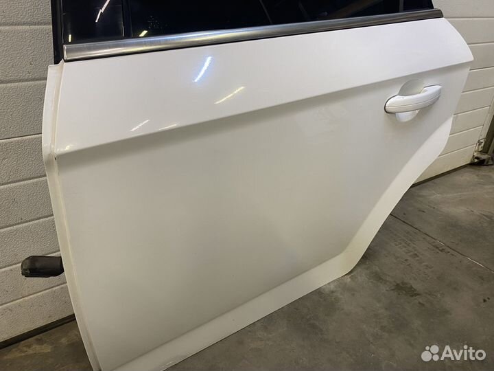 Задняя левая дверь Ford Mondeo 4