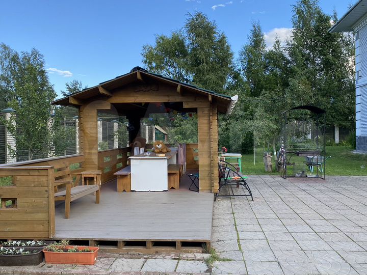 Коттедж 200 м² на участке 24 сот.