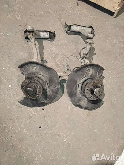 Кулак поворотный Мерседес w140