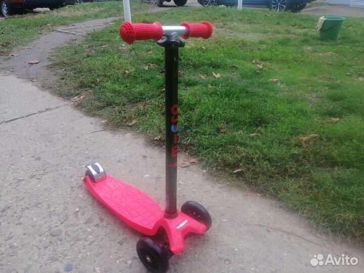 Самокат Maxi Micro