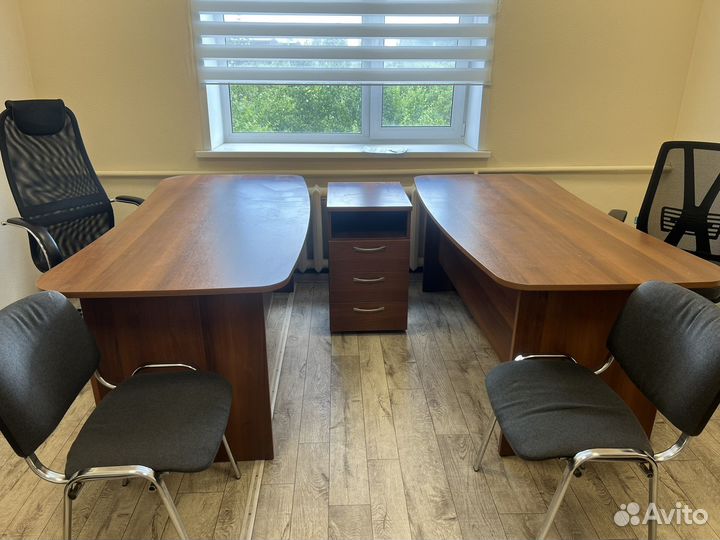 Офисная мебель комплект