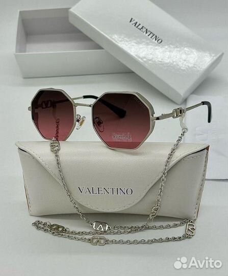 Солнцезащитные очки Valentino женские