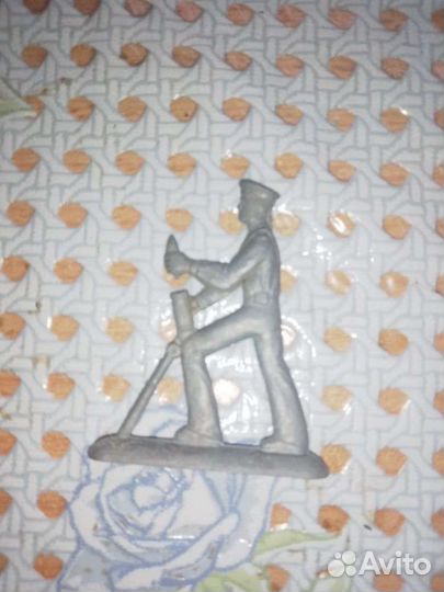 Солдатики оловянные