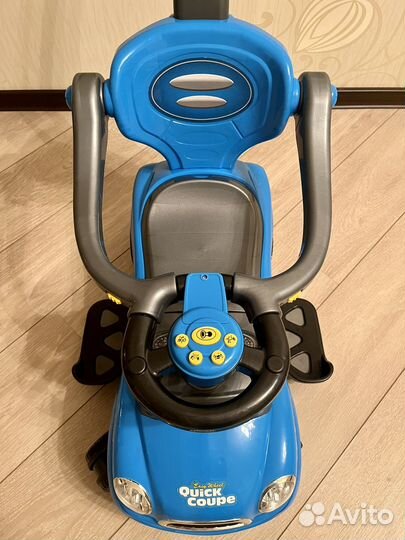 Машинка каталка с ручкой