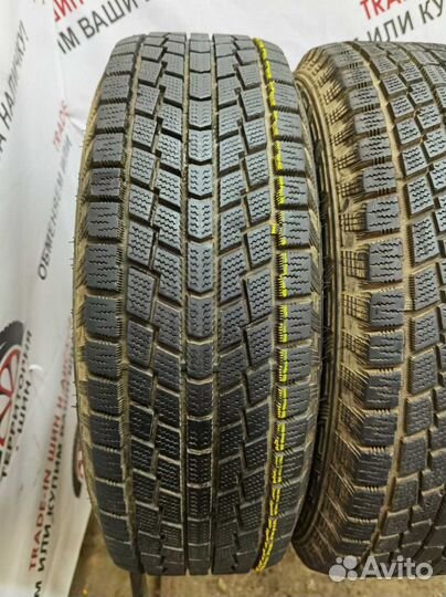 Hankook Nordik IS RW08 215/70 R15 98T