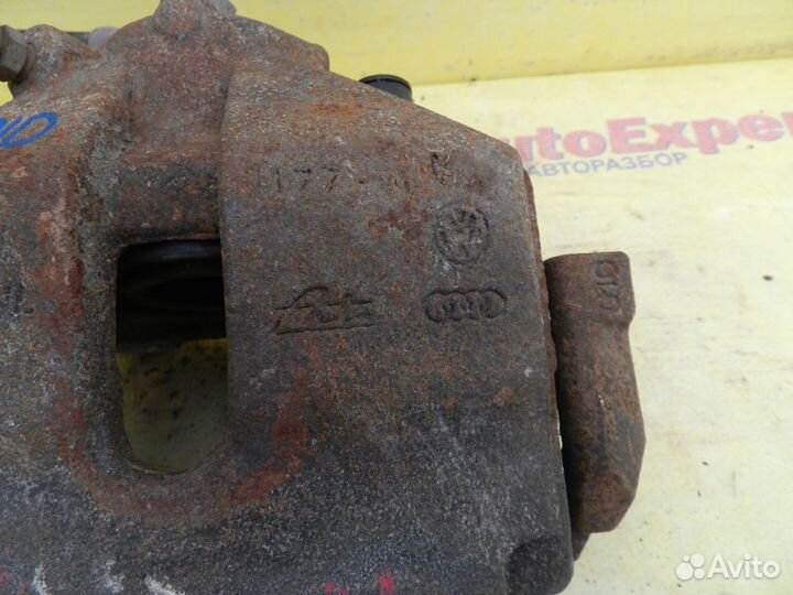 Суппорт передний правый Skoda Rapid