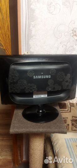 Монитор Samsung SyncMaster 2033SN