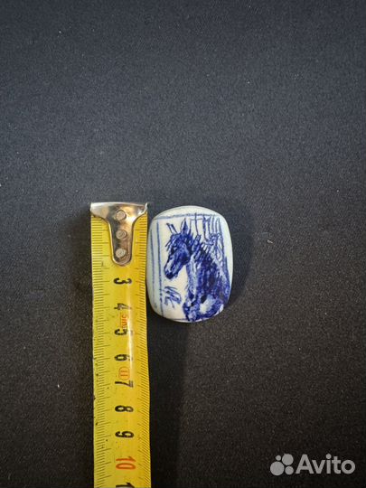 Значок европа керамика