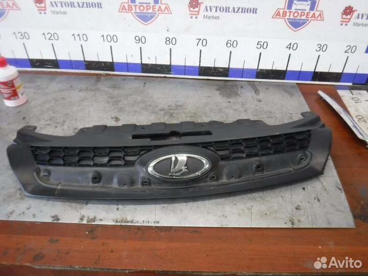 Решетка радиатора Лада Калина 2 11186 2014