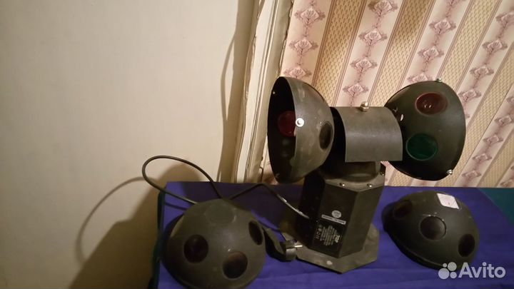Световой многолучевой прибор