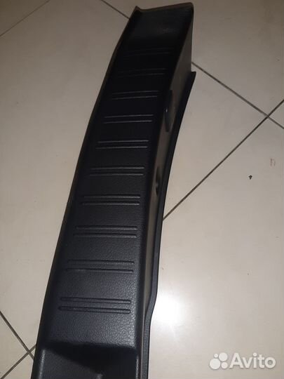 Накладка порога багажника Субару Импреза GH