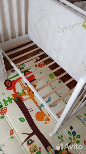 Детская кроватка с матрасом