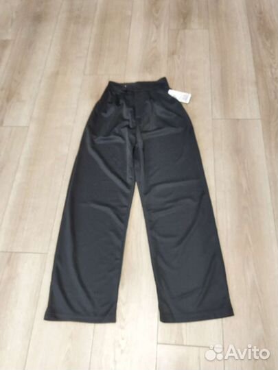 Брюки новые нарядные