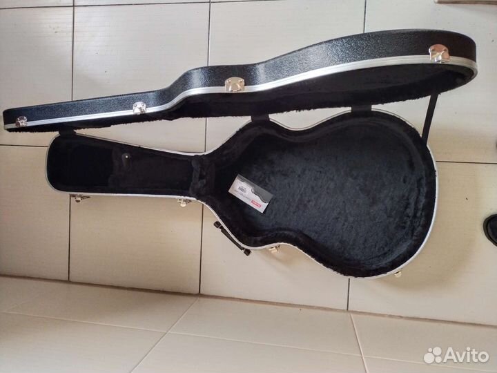 Жесткий кейс для гитары