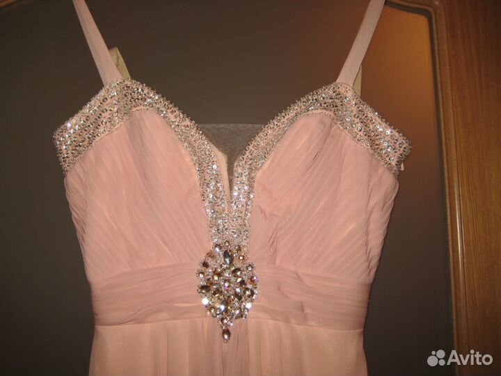 Продам шикарное вечернее платье в пол