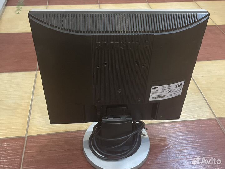 Монитор Samsung 713ns