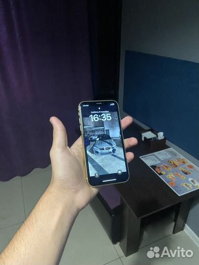 Телефон iPhone xr