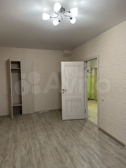 4-к. квартира, 70 м², 2/4 эт.