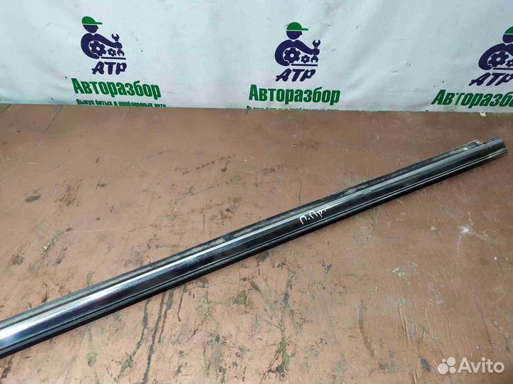 Накладка двери передняя правая Geely Emgrand EC7