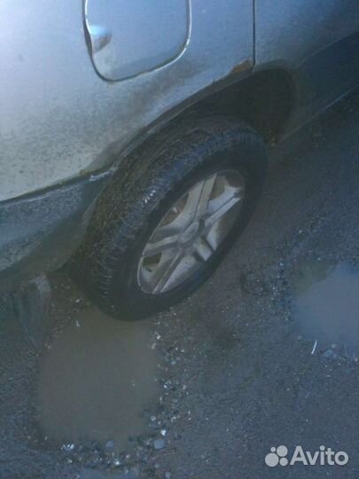 Bridgestone Alenza 001 215/65 R16