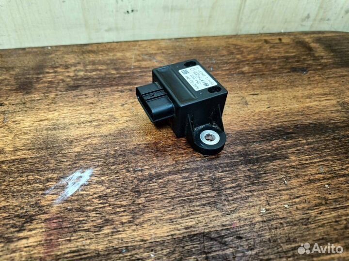 Датчик ускорения Mazda 6 GG 2.3 (ящик 03)