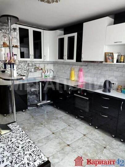 4-к. квартира, 93 м², 2/18 эт.