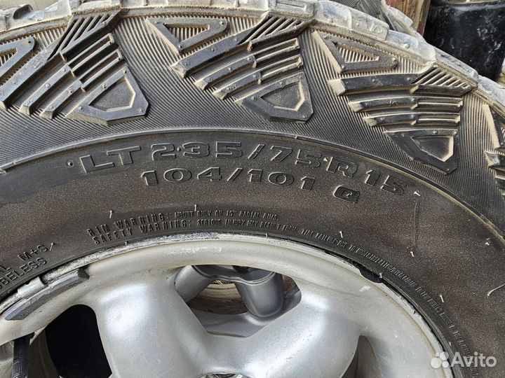 Kumho Road Venture MT51 235/75 R15