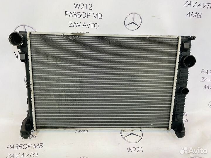 Радиатор охлаждения Mercedes W204